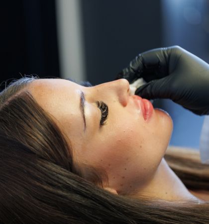 13-Ästhetische Behandlung 420 X 450